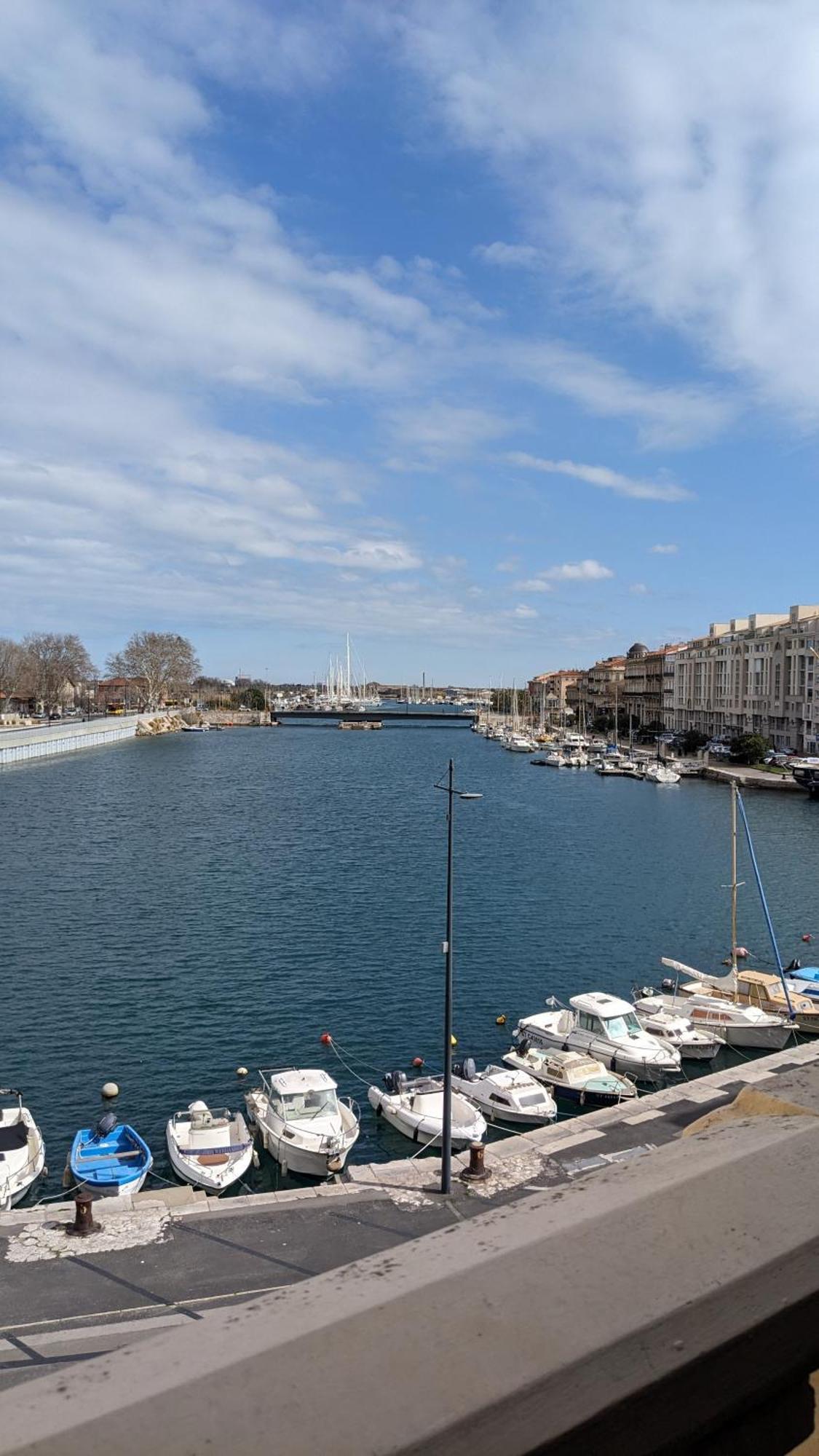 T3 Avec Terrasse Avec Vue Exceptionnelle Sur Les Quais De Sete Appartement Buitenkant foto